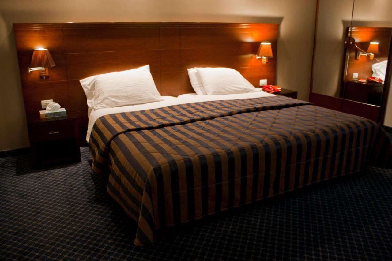 Junior Suite with City View